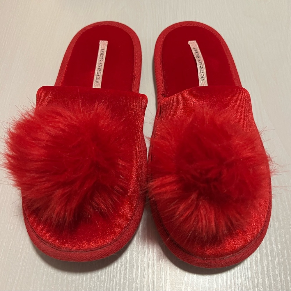 Victoria’s Secret Red Velvet Fuzzy Pom Pom Slipper Women 7 - 8 Medium